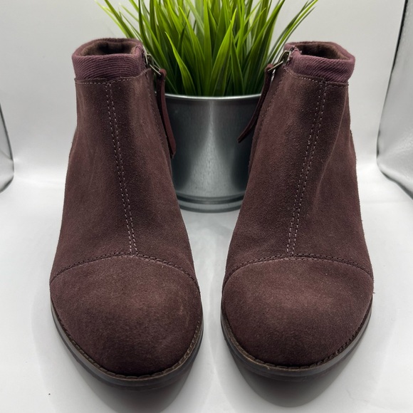 Toms Women's Loren Suede/Metallic Block Heel Ankle Bootie Burgundy 7.5 - Picture 2 of 8